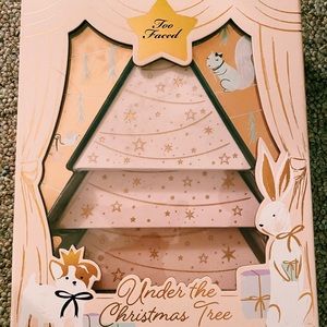 Too Faced Under the Christmas Tree Palettes